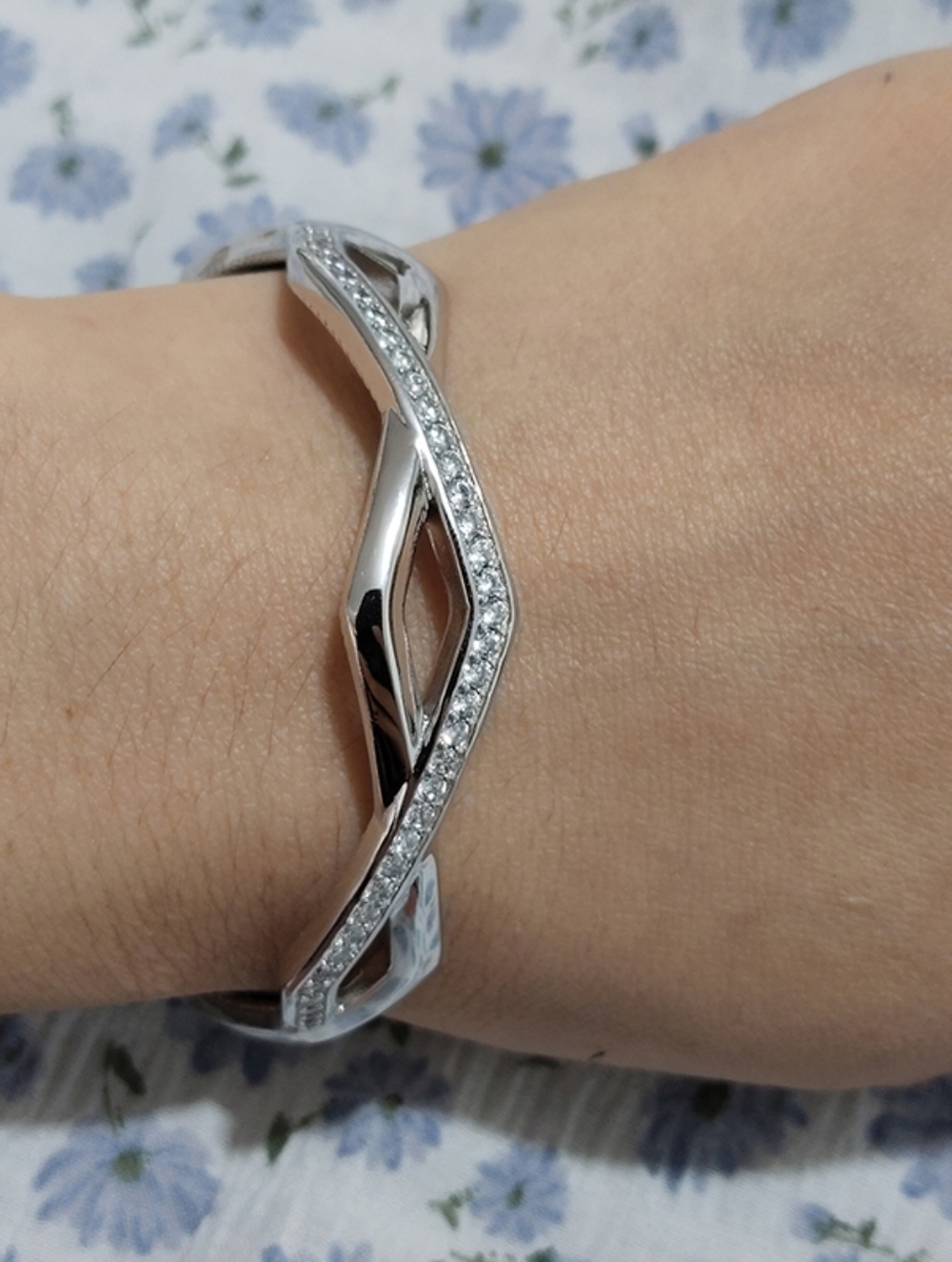 David Yurman Zig Zag Stax Sterling Silver with Diamonds Two Row Cuff Bracelet - Picture 2 of 8